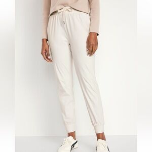 Old Navy Women’s Cream Jogger Pants